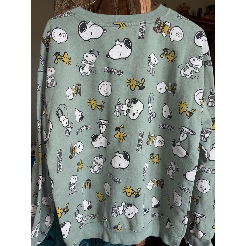Women’s Juniors XL 15-17 Green Peanuts Sweatshirt LS All Over Graphics Snoopy - Picture 6 of 6